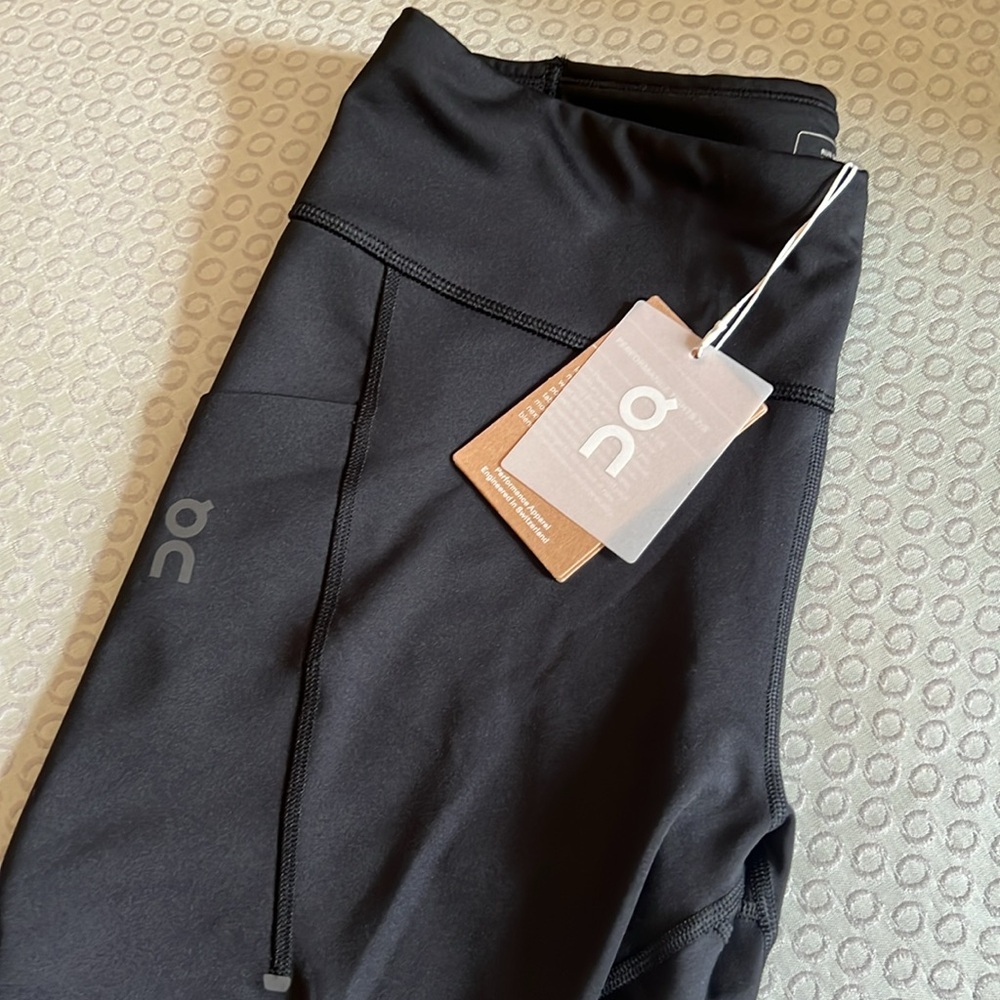 On Cloud Run Performance Tights 7/8 - Picture 2 of 16